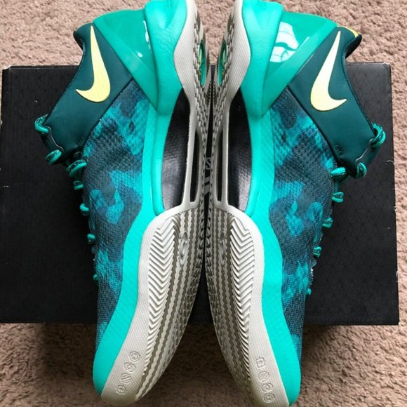 Size 10 - Nike Kobe 8 Supernatural low top men's blue ball shoes 587551-373 - Picture 4 of 7